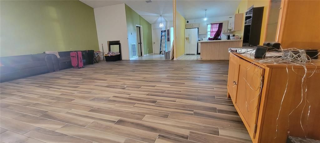 待售: $295,000 (3 贝兹, 2 浴室, 1817 平方英尺)