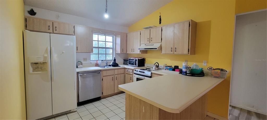 待售: $295,000 (3 贝兹, 2 浴室, 1817 平方英尺)