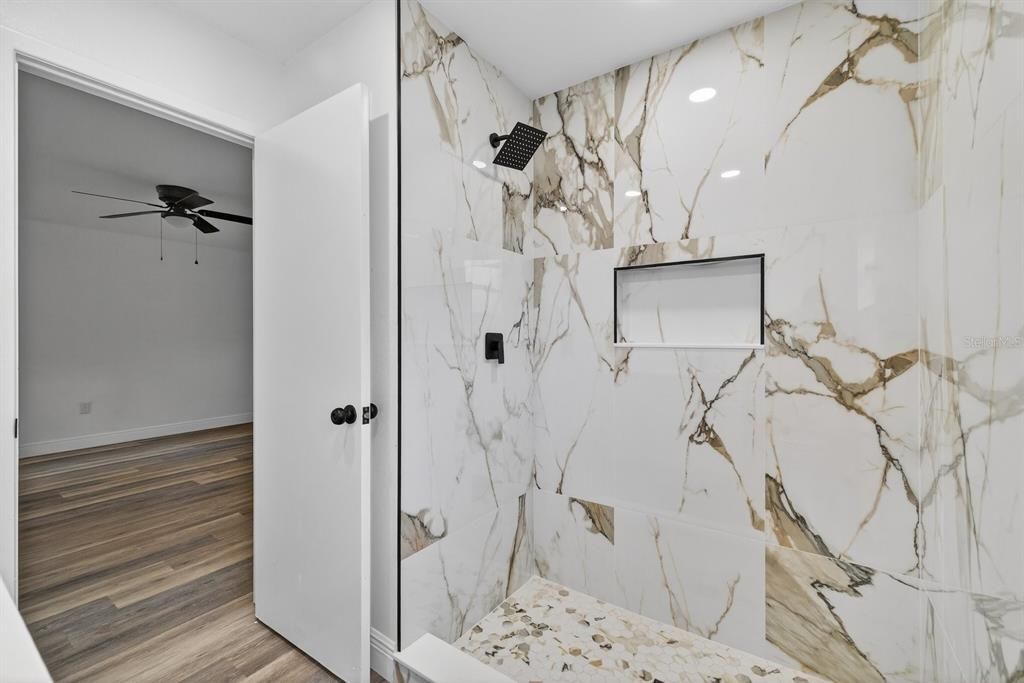 На продажу: $329,900 (3 спален, 2 ванн, 1344 Квадратных фут)