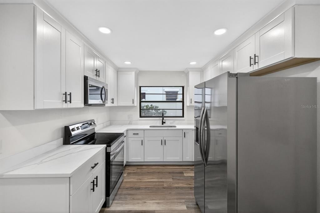 На продажу: $329,900 (3 спален, 2 ванн, 1344 Квадратных фут)