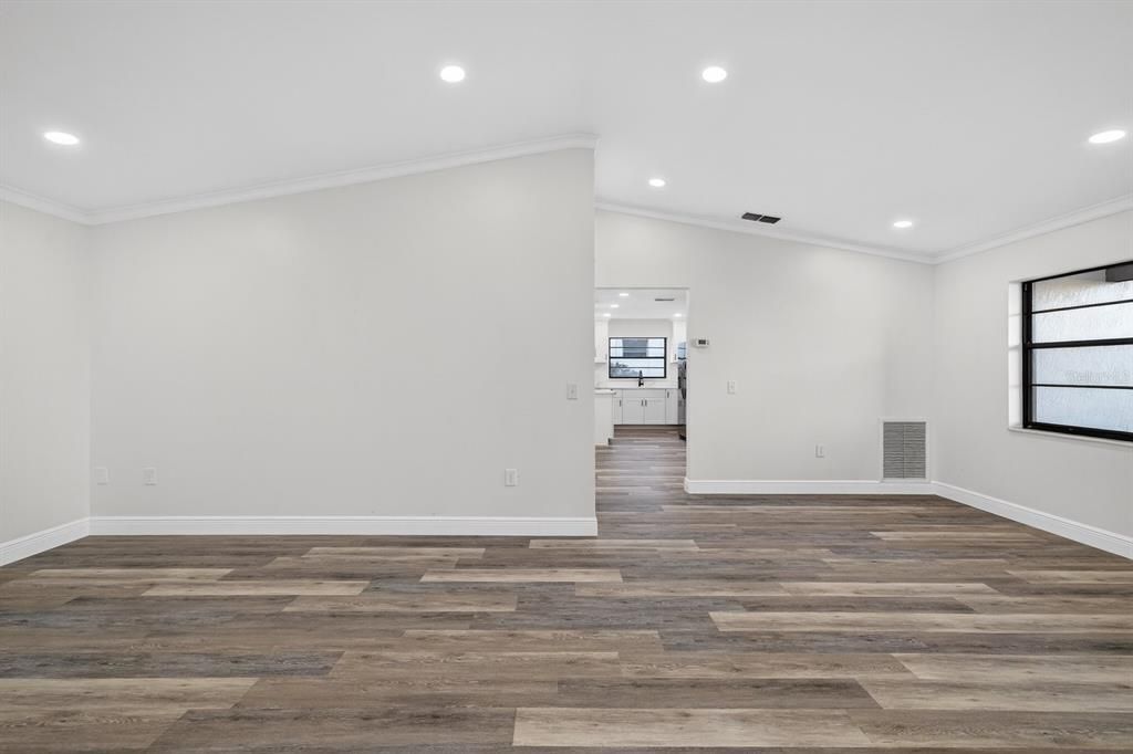 На продажу: $329,900 (3 спален, 2 ванн, 1344 Квадратных фут)