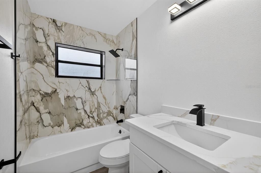 На продажу: $329,900 (3 спален, 2 ванн, 1344 Квадратных фут)