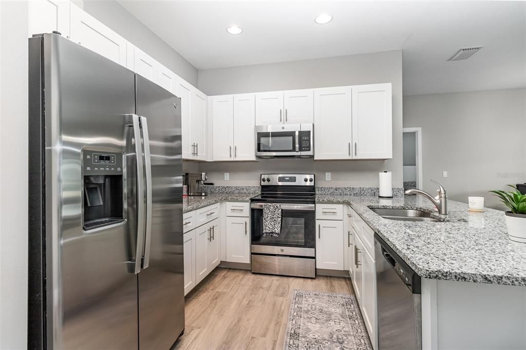 For Sale: $385,000 (3 beds, 2 baths, 1688 Square Feet)