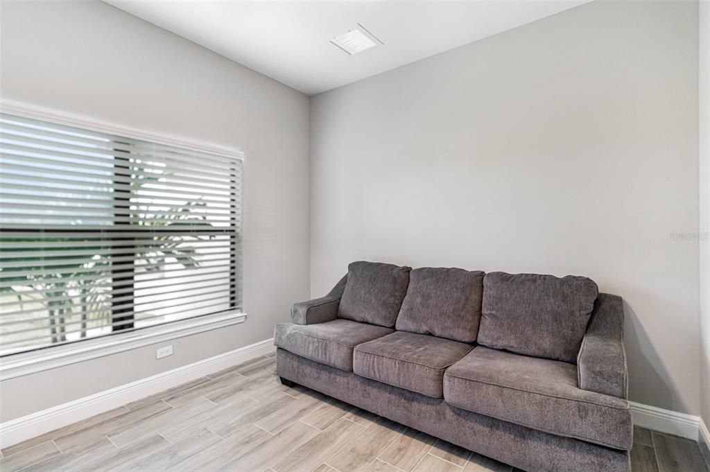 For Sale: $385,000 (3 beds, 2 baths, 1688 Square Feet)