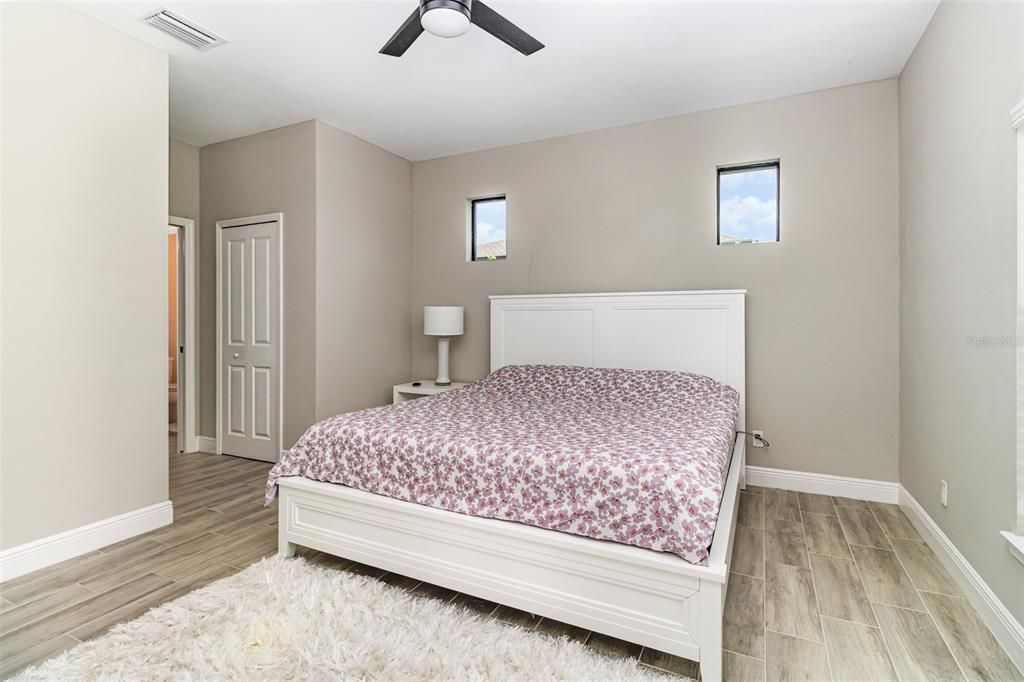 For Sale: $385,000 (3 beds, 2 baths, 1688 Square Feet)