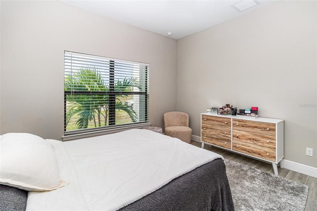 For Sale: $385,000 (3 beds, 2 baths, 1688 Square Feet)