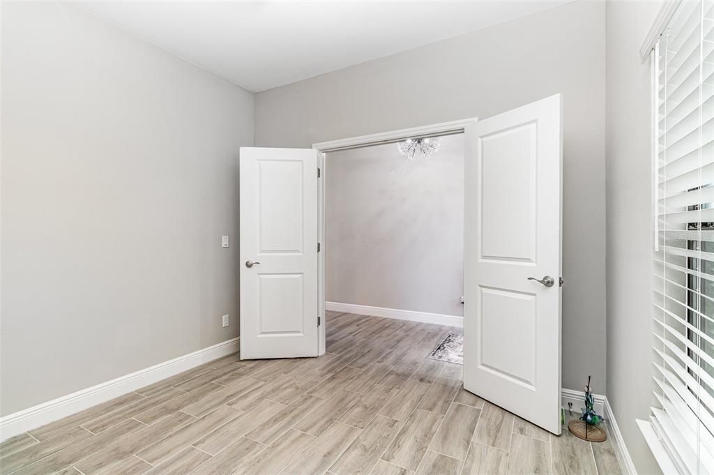 For Sale: $385,000 (3 beds, 2 baths, 1688 Square Feet)