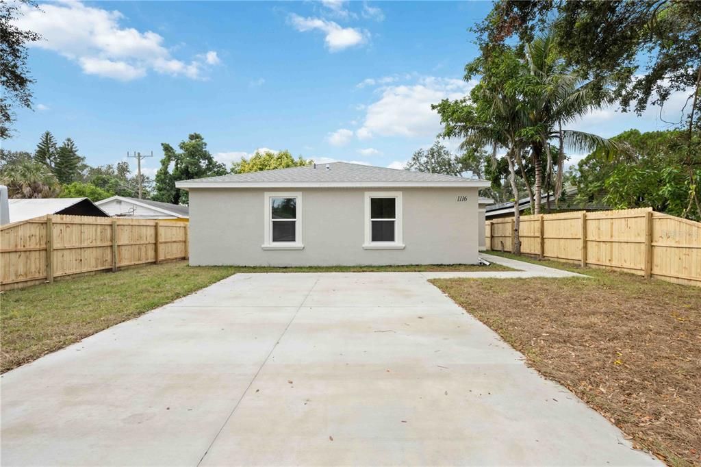 For Sale: $599,999 (7 beds, 0 baths, 4110 Square Feet)