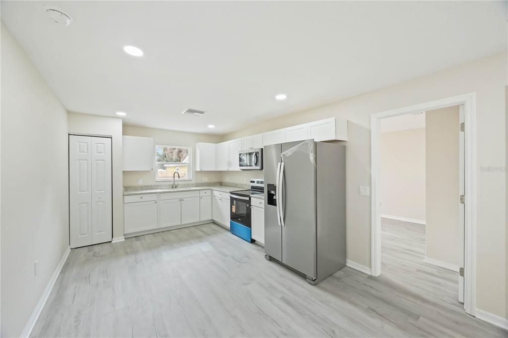 For Sale: $599,999 (7 beds, 0 baths, 4110 Square Feet)