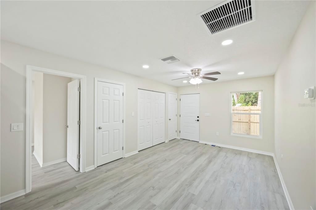 For Sale: $599,999 (7 beds, 0 baths, 4110 Square Feet)