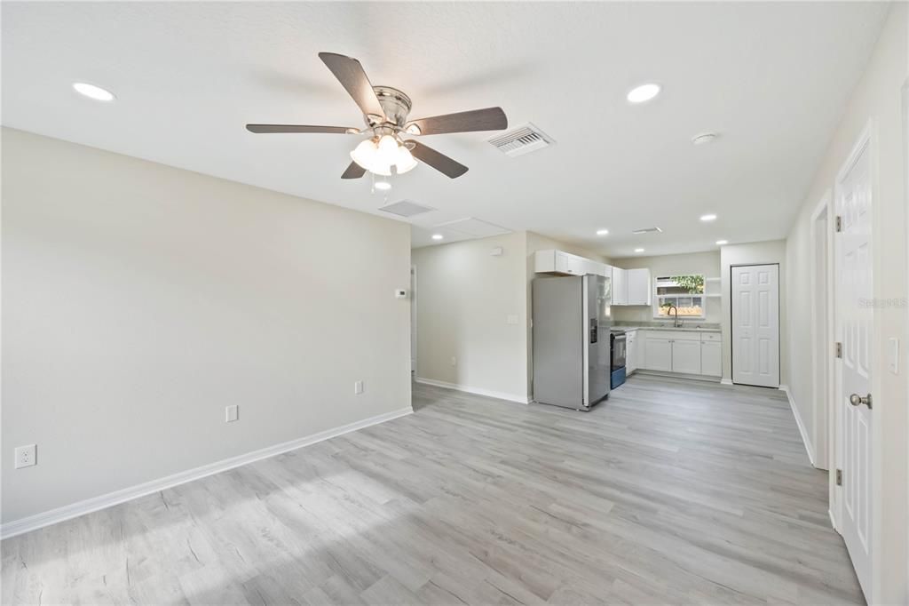 For Sale: $599,999 (7 beds, 0 baths, 4110 Square Feet)