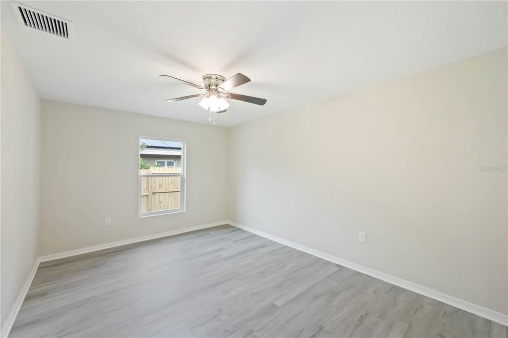 For Sale: $599,999 (7 beds, 0 baths, 4110 Square Feet)