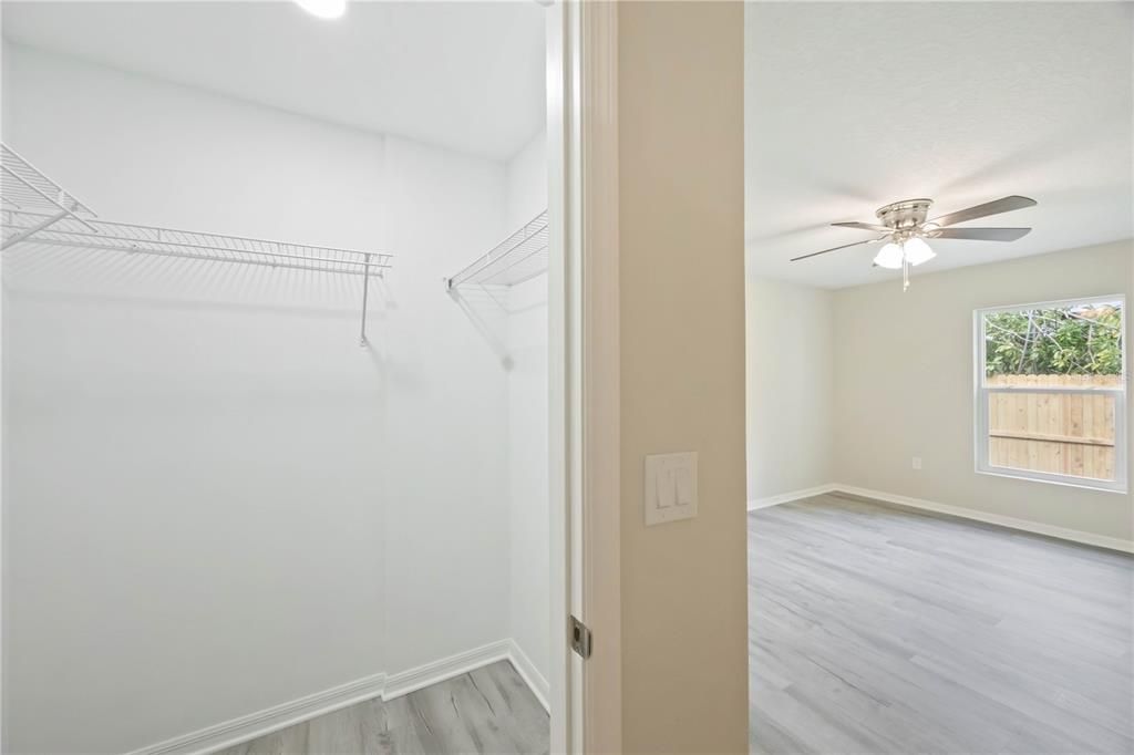 For Sale: $599,999 (7 beds, 0 baths, 4110 Square Feet)