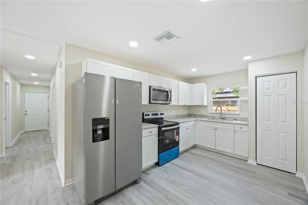 For Sale: $599,999 (7 beds, 0 baths, 4110 Square Feet)