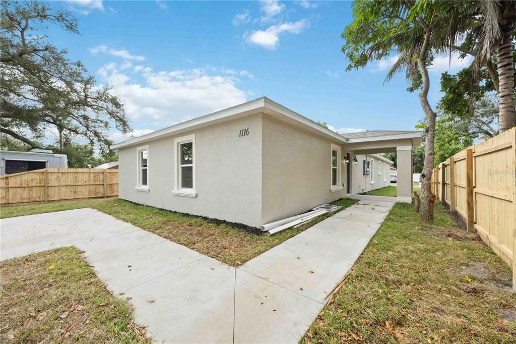 For Sale: $599,999 (7 beds, 0 baths, 4110 Square Feet)