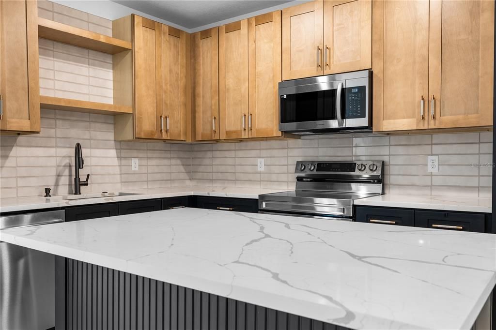 На продажу: $298,000 (3 спален, 2 ванн, 1250 Квадратных фут)