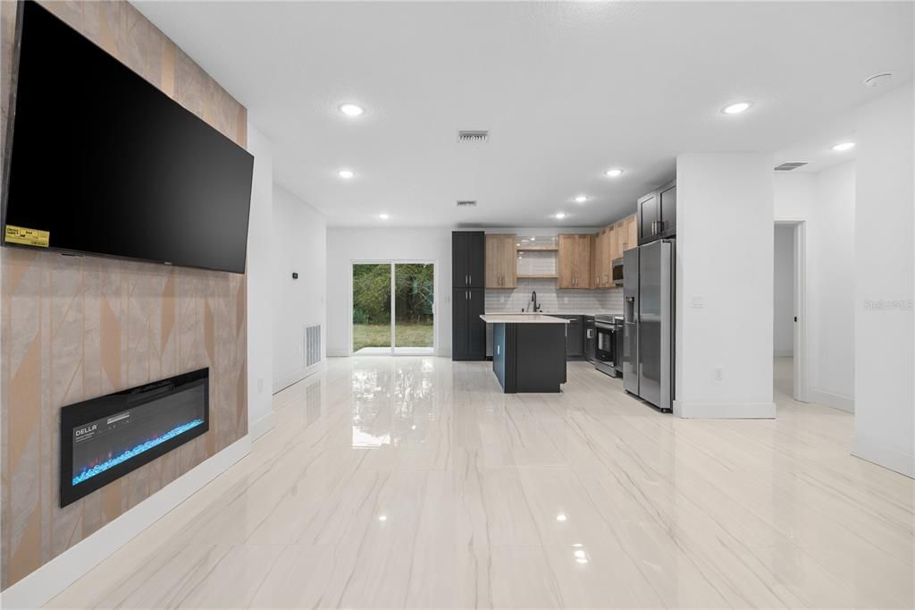 На продажу: $298,000 (3 спален, 2 ванн, 1250 Квадратных фут)