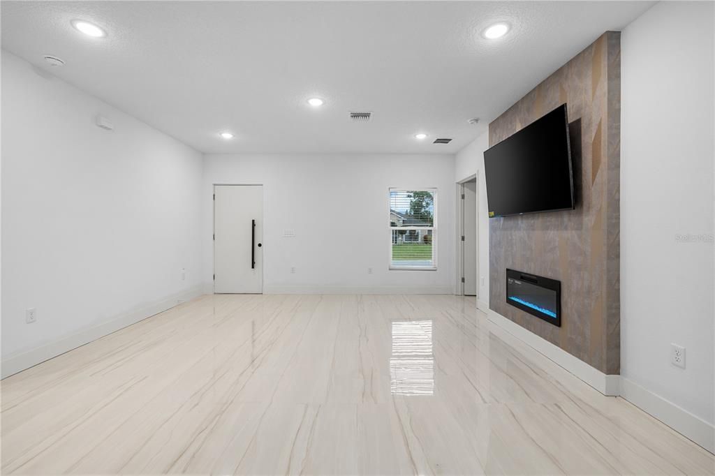 На продажу: $298,000 (3 спален, 2 ванн, 1250 Квадратных фут)