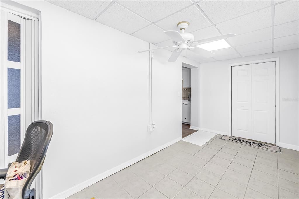 For Sale: $180,000 (2 beds, 1 baths, 805 Square Feet)