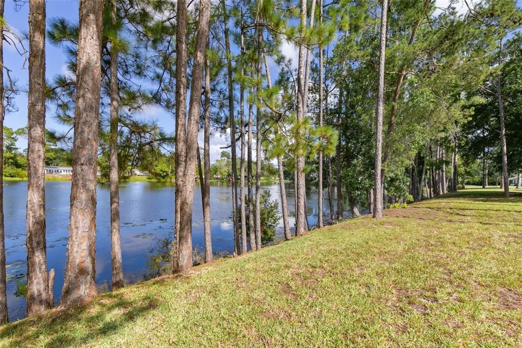 合同活跃: $185,000 (2 贝兹, 2 浴室, 1021 平方英尺)