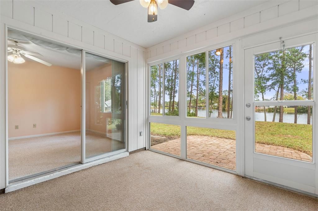 合同活跃: $185,000 (2 贝兹, 2 浴室, 1021 平方英尺)