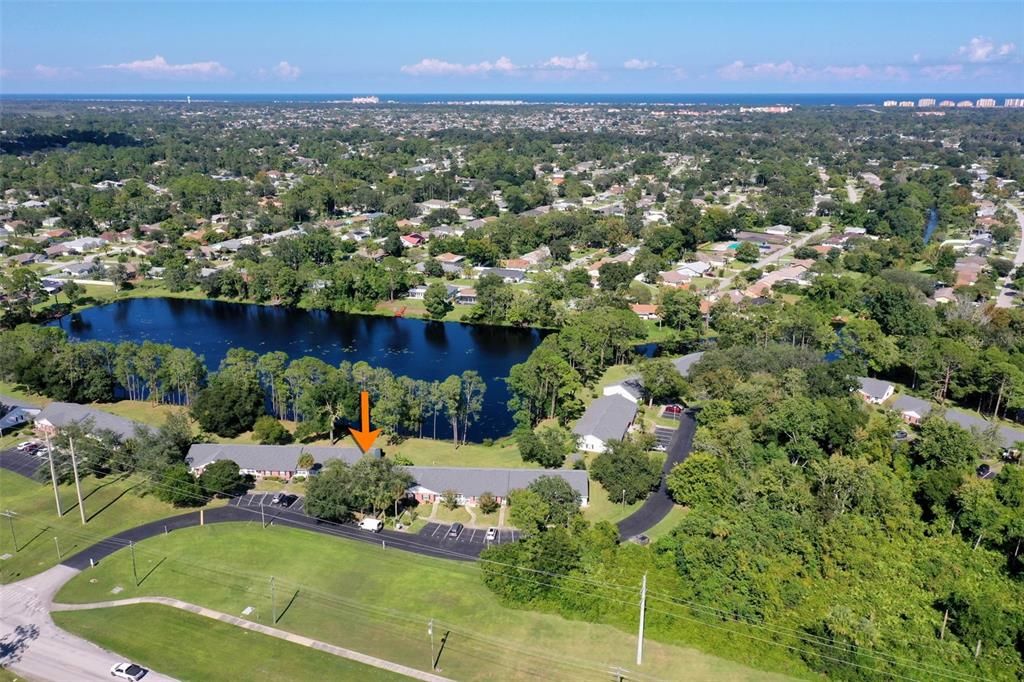 合同活跃: $185,000 (2 贝兹, 2 浴室, 1021 平方英尺)