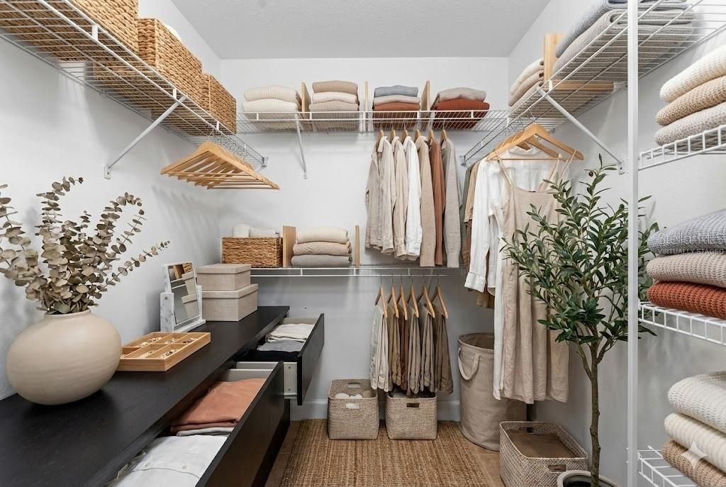 For Sale: $385,000 (4 beds, 2 baths, 1874 Square Feet)