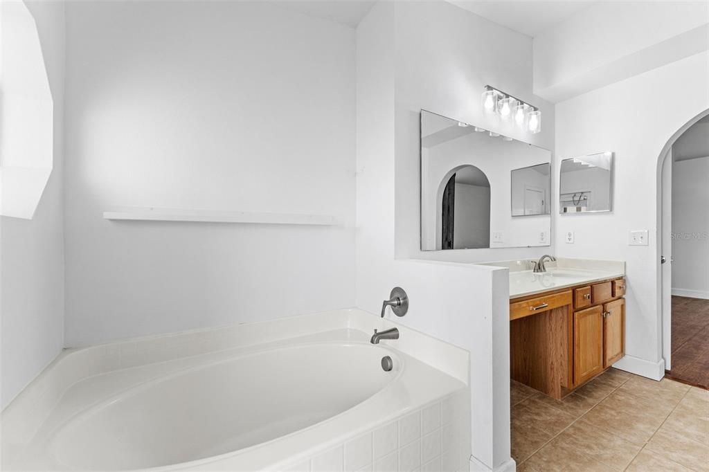 For Sale: $385,000 (4 beds, 2 baths, 1874 Square Feet)