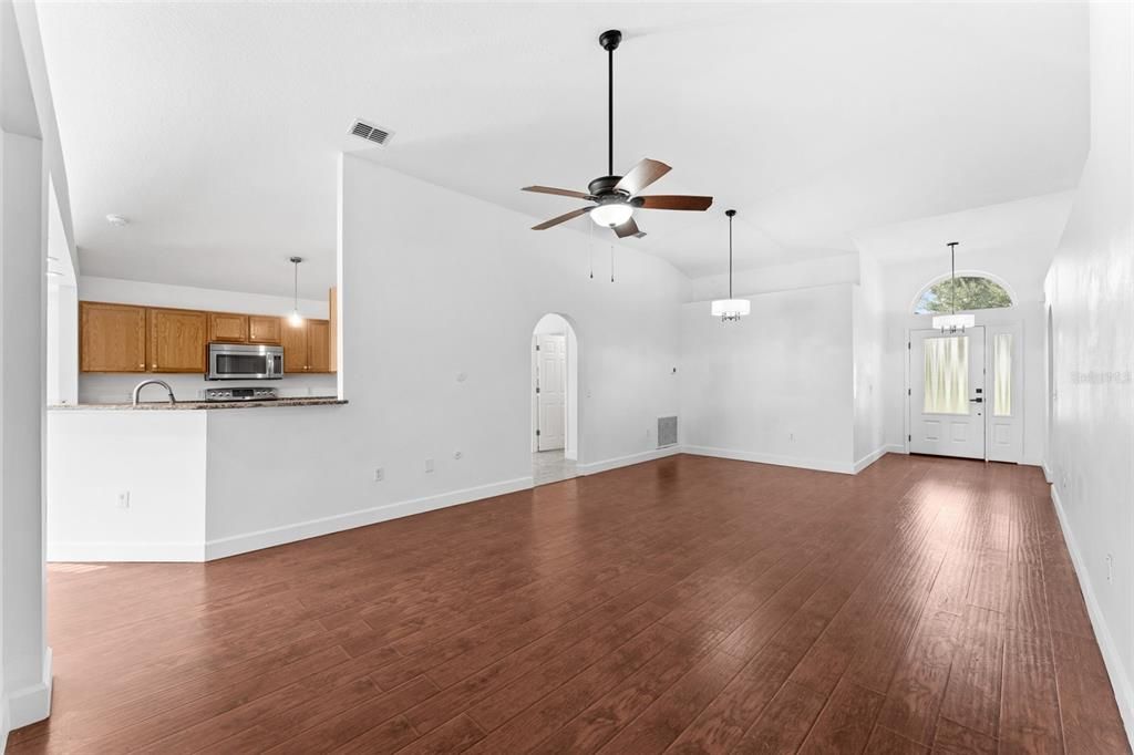 For Sale: $385,000 (4 beds, 2 baths, 1874 Square Feet)