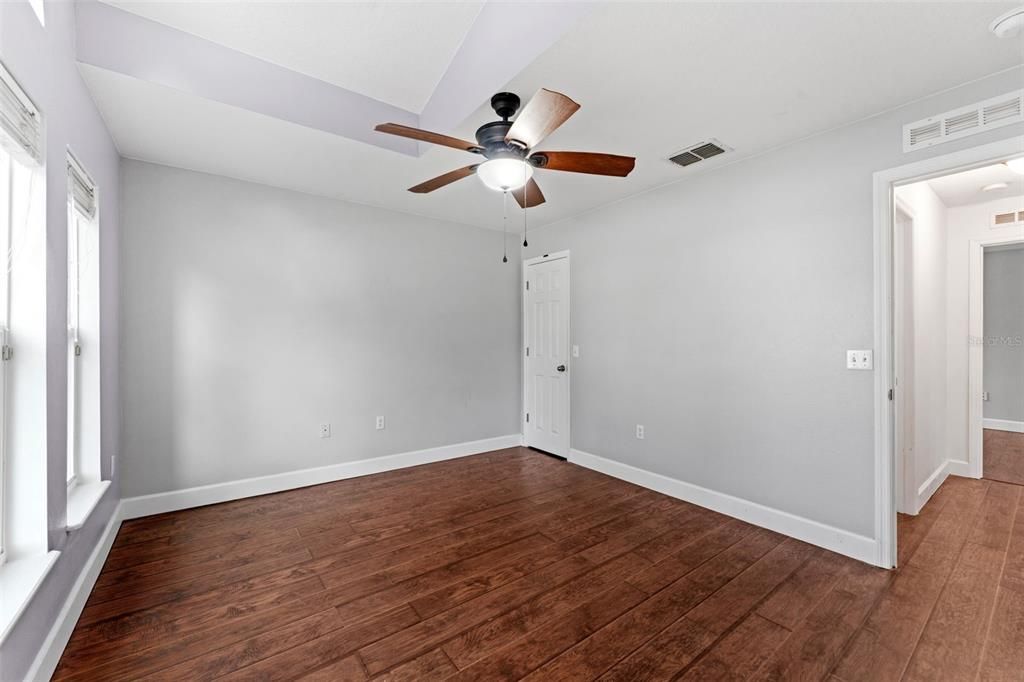 For Sale: $385,000 (4 beds, 2 baths, 1874 Square Feet)