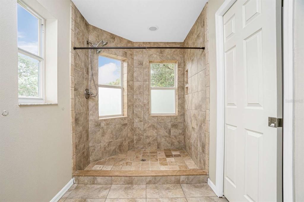 待售: $619,500 (4 贝兹, 5 浴室, 2757 平方英尺)