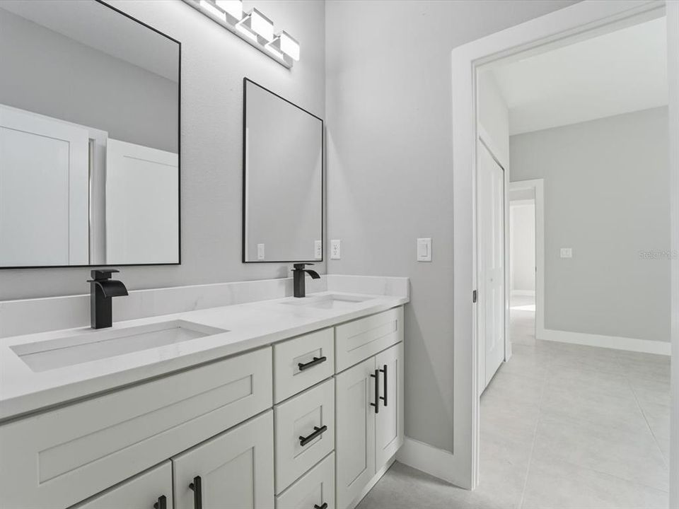 For Sale: $335,000 (4 beds, 3 baths, 1894 Square Feet)