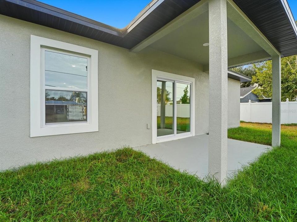 For Sale: $335,000 (4 beds, 3 baths, 1894 Square Feet)