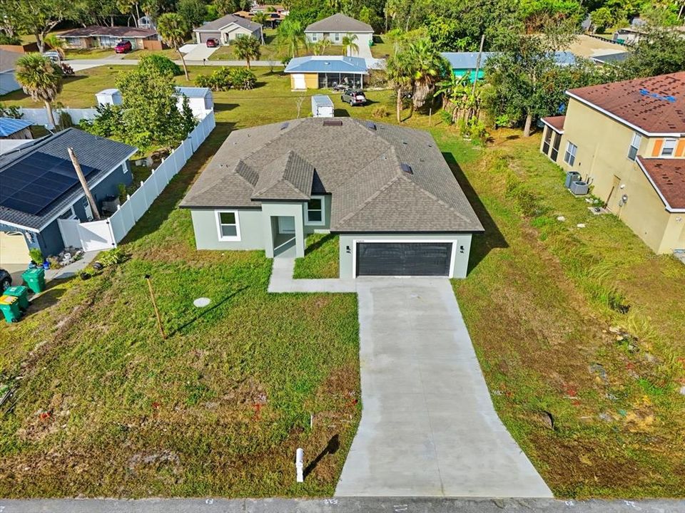 For Sale: $335,000 (4 beds, 3 baths, 1894 Square Feet)