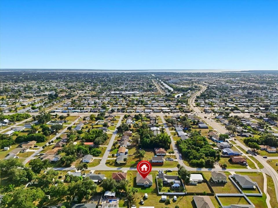 For Sale: $335,000 (4 beds, 3 baths, 1894 Square Feet)