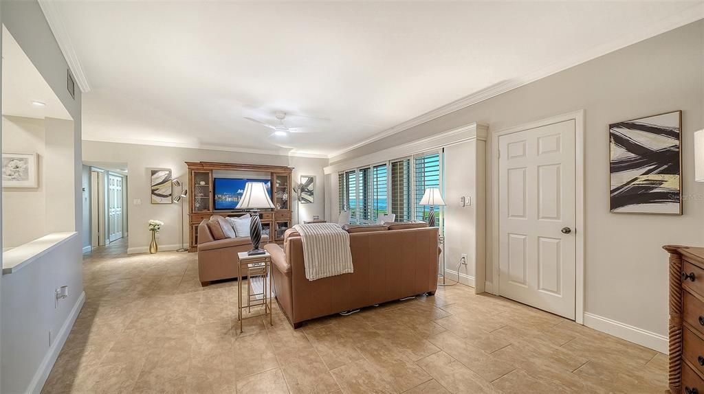 En Venta: $2,488,000 (4 camas, 4 baños, 2415 Pies cuadrados)