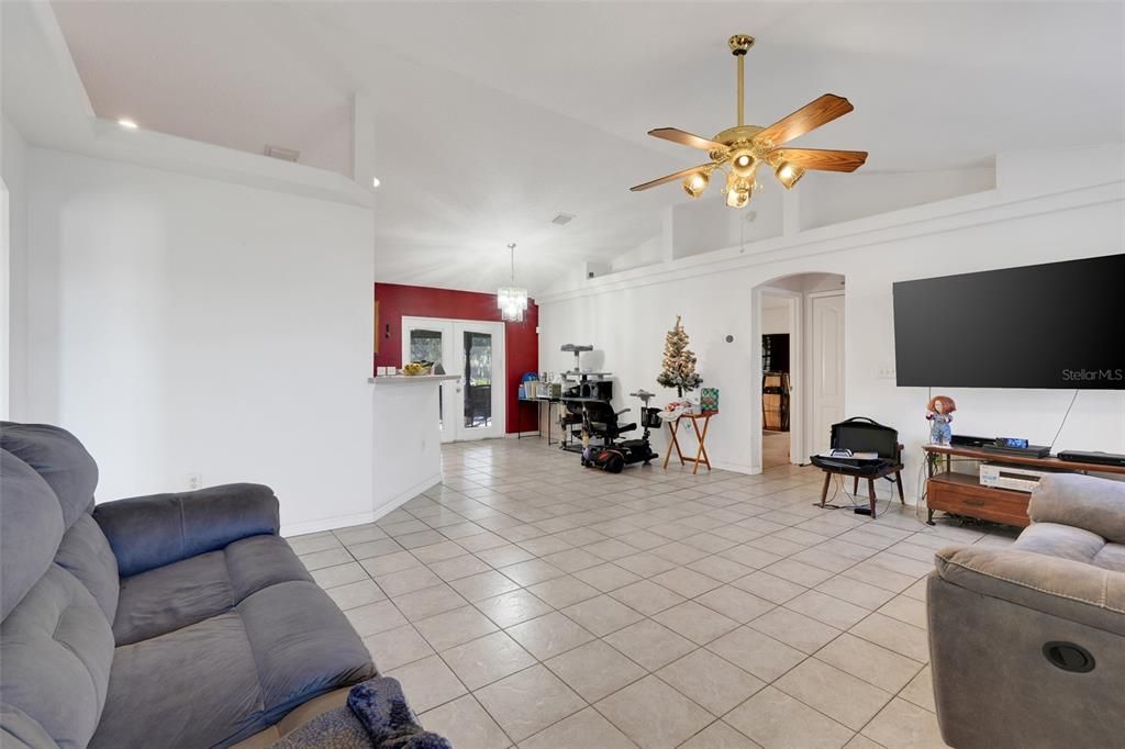 En Venta: $379,000 (3 camas, 2 baños, 1500 Pies cuadrados)