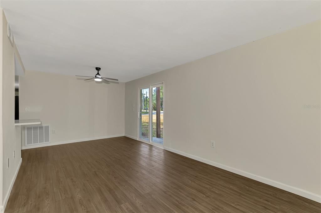 For Sale: $188,000 (2 beds, 2 baths, 960 Square Feet)