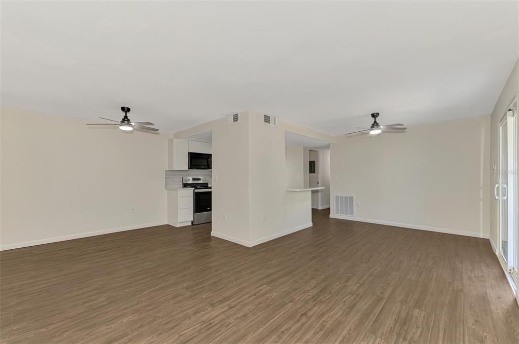 For Sale: $188,000 (2 beds, 2 baths, 960 Square Feet)