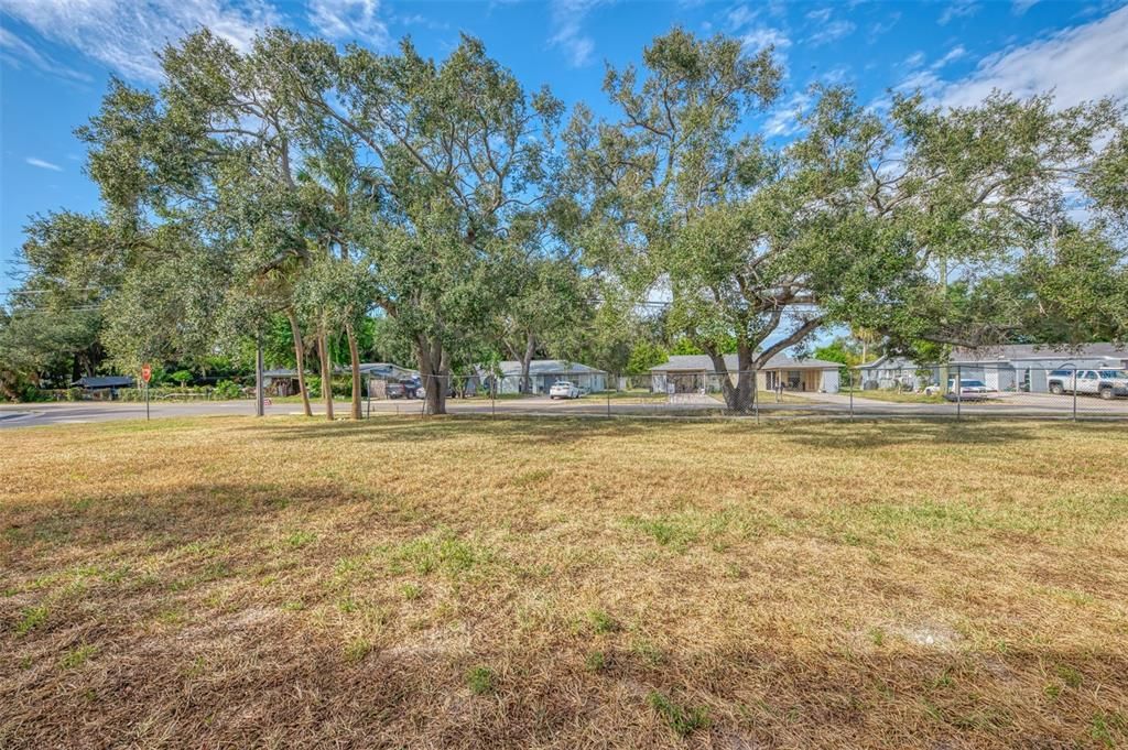 For Sale: $188,000 (2 beds, 2 baths, 960 Square Feet)