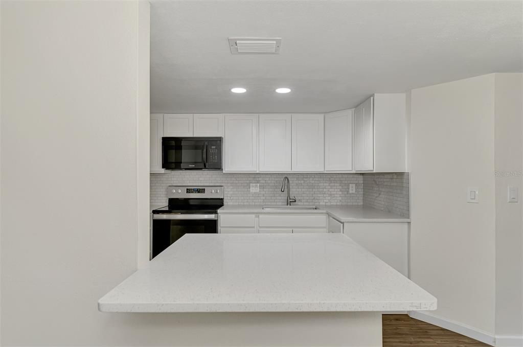 For Sale: $188,000 (2 beds, 2 baths, 960 Square Feet)