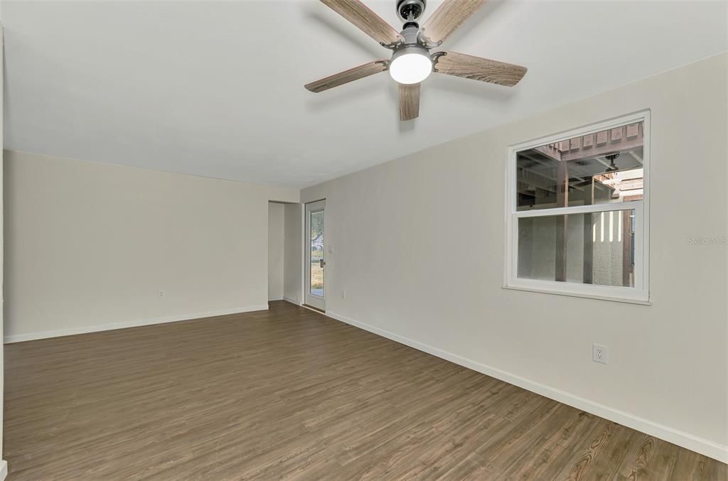 For Sale: $188,000 (2 beds, 2 baths, 960 Square Feet)