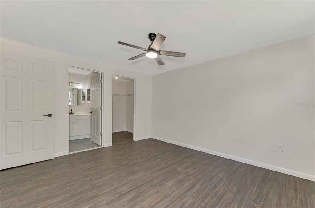 For Sale: $188,000 (2 beds, 2 baths, 960 Square Feet)