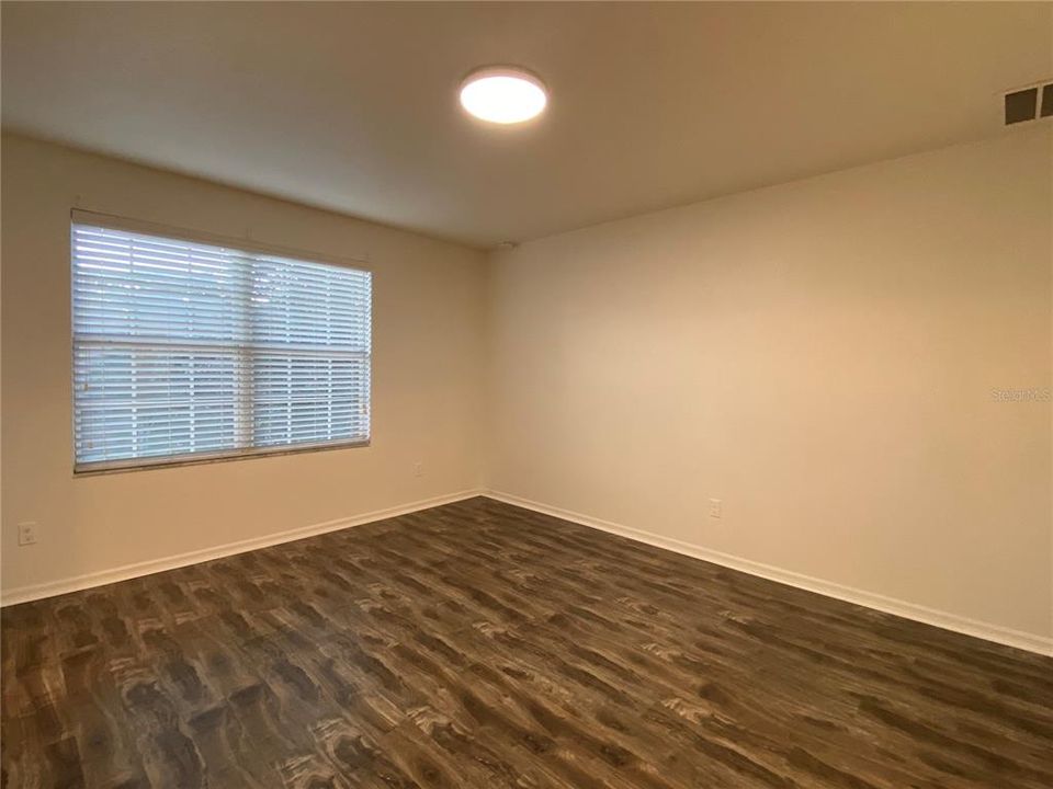 For Rent: $2,250 (3 beds, 2 baths, 1405 Square Feet)