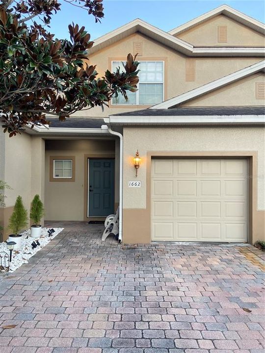 For Rent: $2,250 (3 beds, 2 baths, 1405 Square Feet)