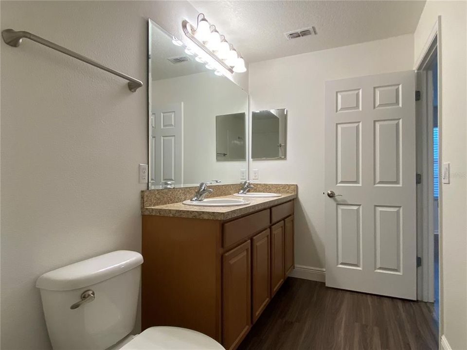 For Rent: $2,250 (3 beds, 2 baths, 1405 Square Feet)