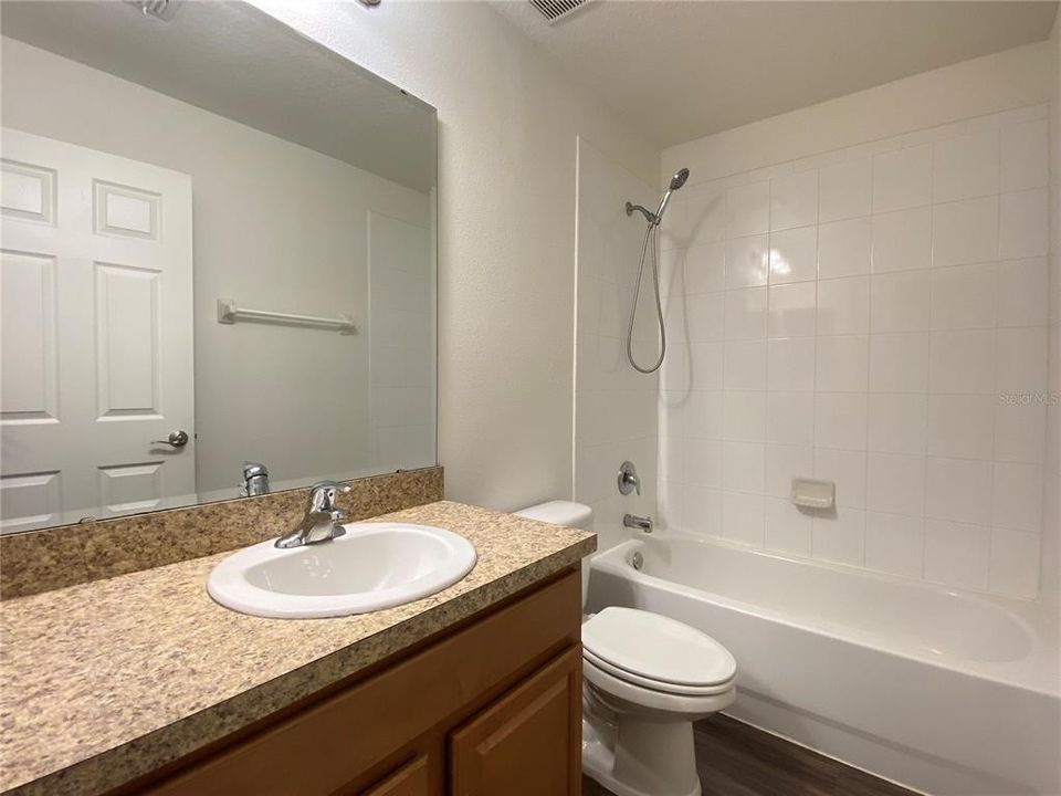 For Rent: $2,250 (3 beds, 2 baths, 1405 Square Feet)