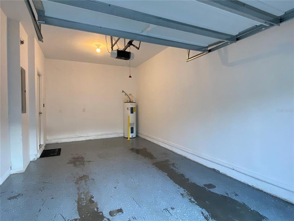 For Rent: $2,250 (3 beds, 2 baths, 1405 Square Feet)