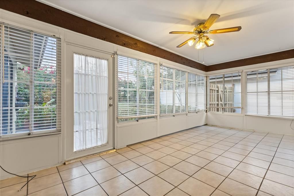 На продажу: $345,000 (3 спален, 2 ванн, 1567 Квадратных фут)