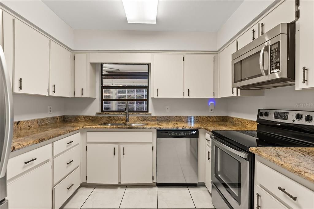 На продажу: $345,000 (3 спален, 2 ванн, 1567 Квадратных фут)